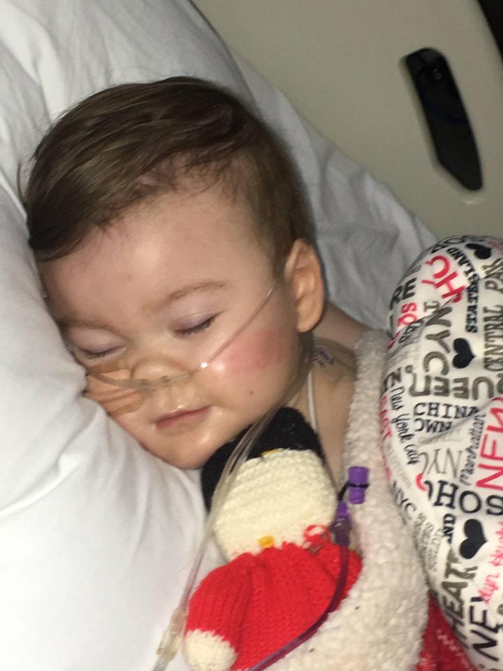  Little Alfie Evans continue to cling on after being taken off life support