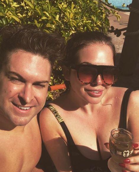  Scarlett ditched Lee from her trip to Florida after their split, taking a friend instead