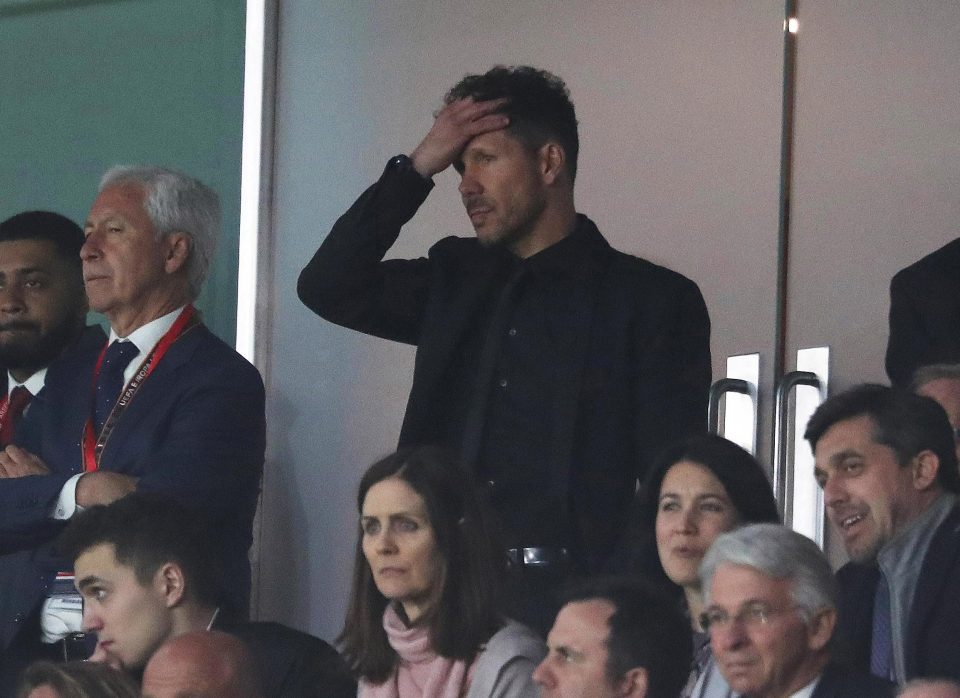  Diego Simeone was sent to the stands after shouting at the referee during Arsenal draw