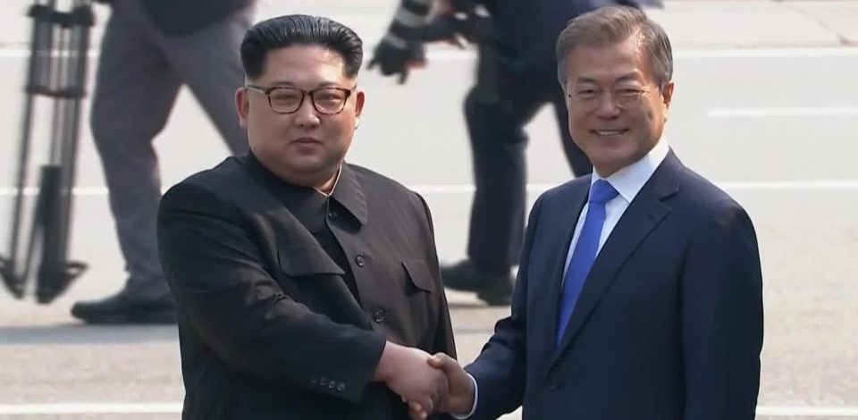  North Korean leader Kim Jong-un meets with South Korean President Moon Jae-in at Korean border for summit