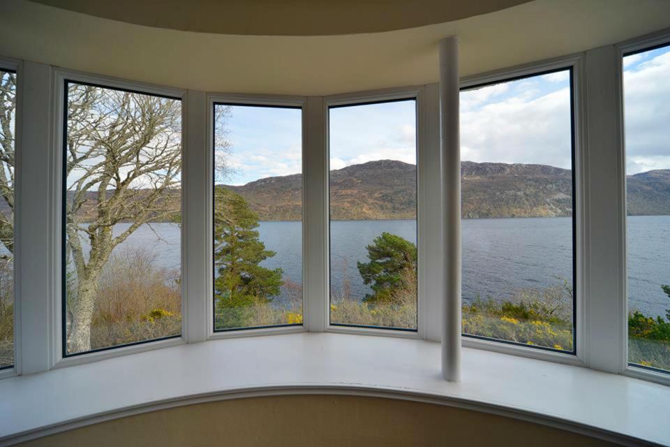  Floor-to-ceiling windows allow uninterrupted views of the waterway