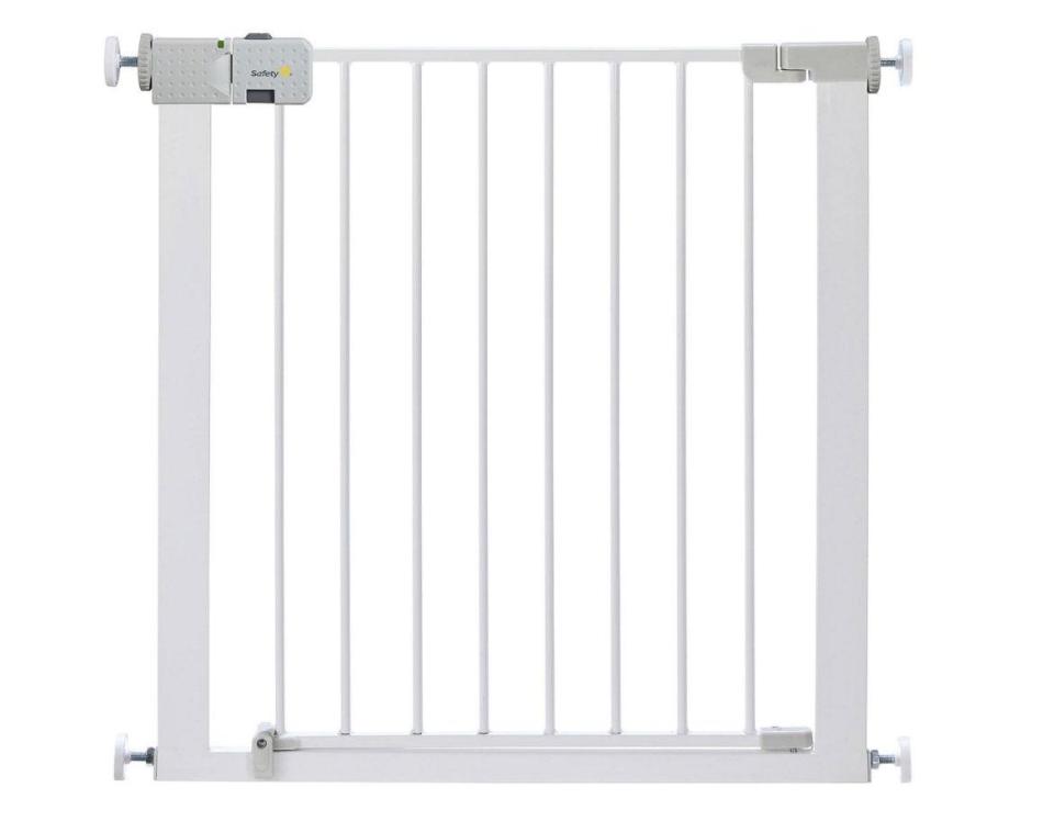  This Safety 1st Secure Tech pressure fit stair gate now costs £15