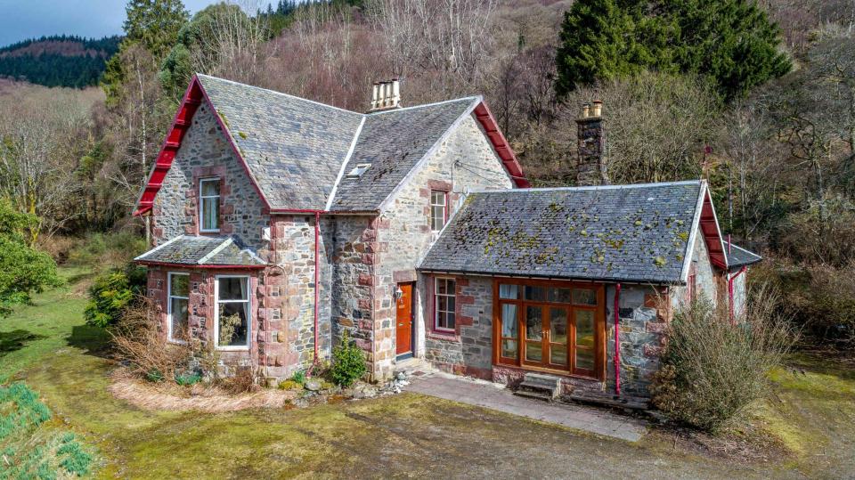  Ptarmigan Lodge was built on the shores of Loch Lomond by the Duke of Montrose 160 years ago