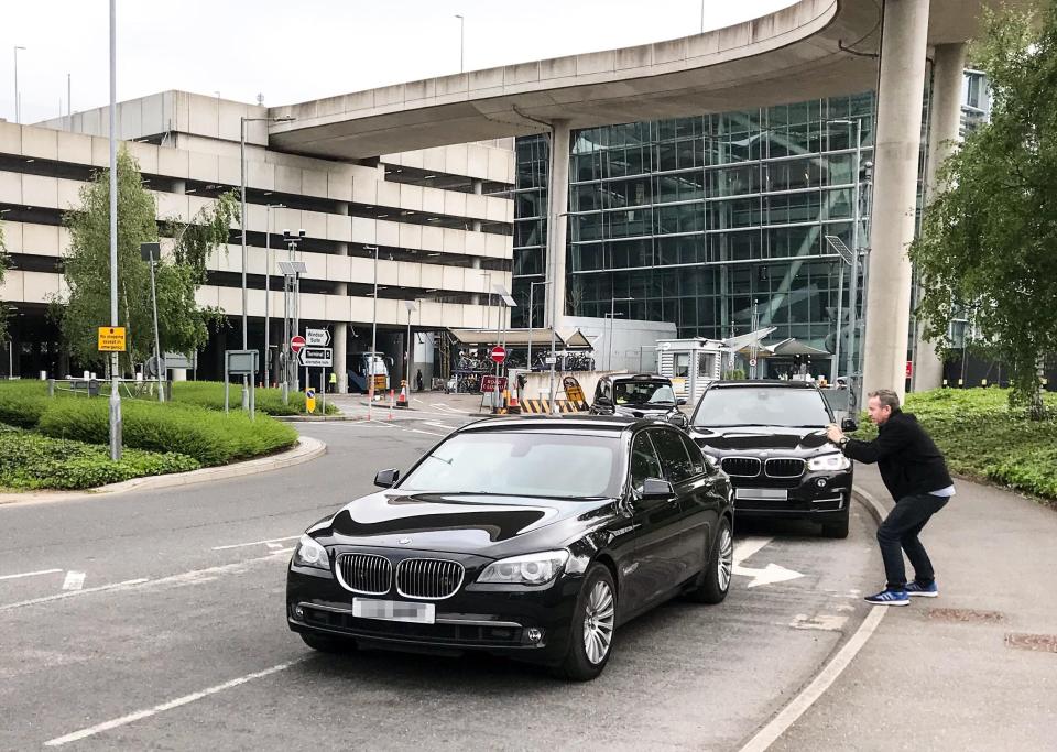  A convoy leaves Heathrow Airport, where Doria Ragland was expected to arrive