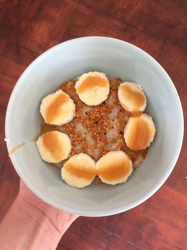  Sophie tried one of Meghan's favourite breakfasts - steel-cut oats with banana, honey and bee pollen