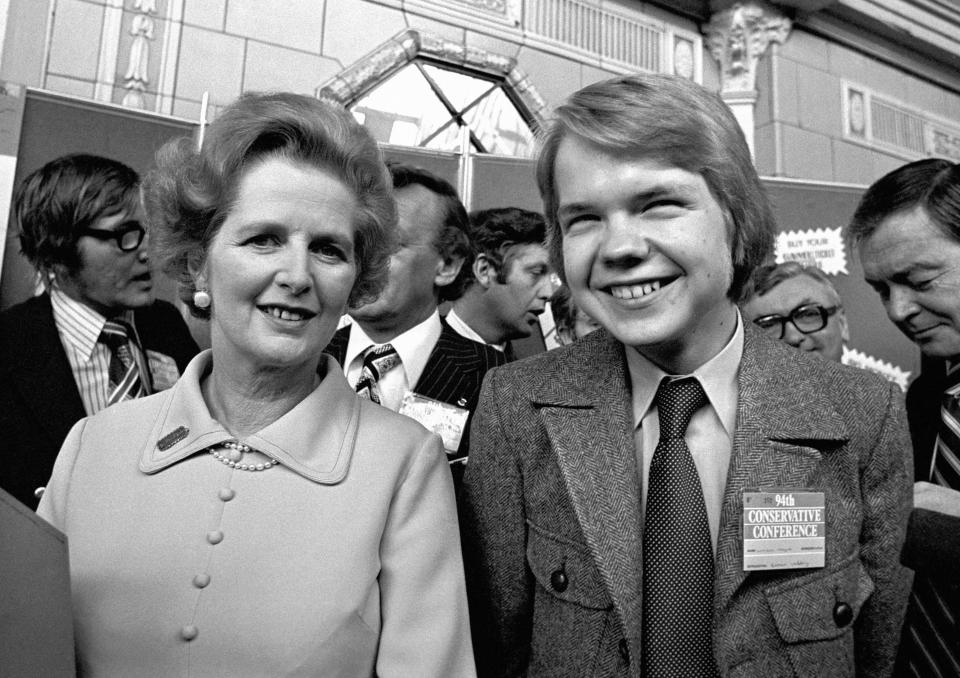  Margaret Thatcher was delighted at 16-year-old William Hague's speech in 1977... which was in sharp contrast to the manifesto being howled at the time by the scandalous Sex Pistols