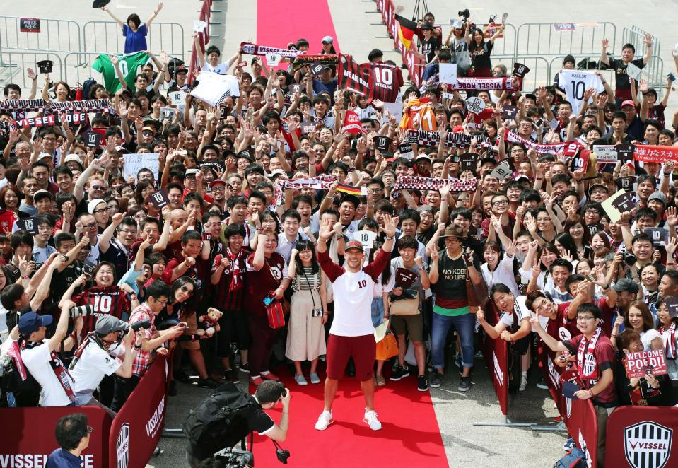  The Japanese are football-mad.. just look how they welcomed Lukas Podolski to their country