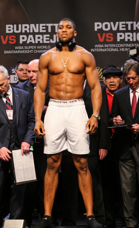 Anthony Joshua is 6ft 6in