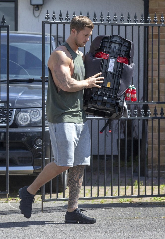 Dan Osborne pictured today with his bags moving into a friend's home after splitting with Jacqueline Jossa