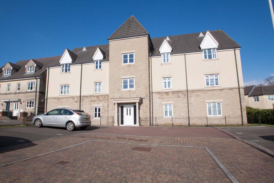  This top-floor two bedroom flat in Plymouth was built in 2006