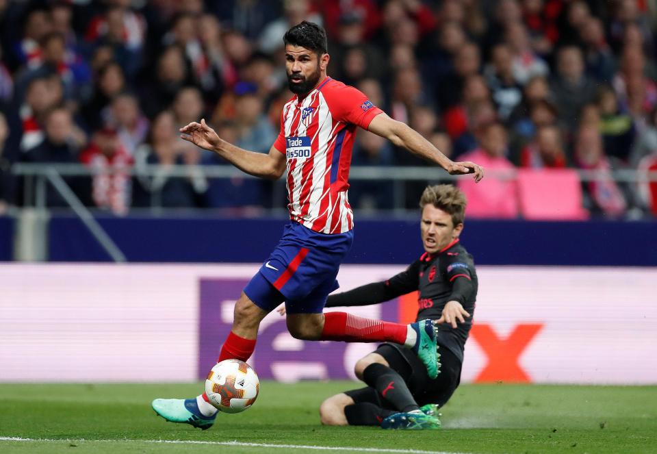  Diego Costa shoulder-charged Nacho Monreal to create a chance on six minutes