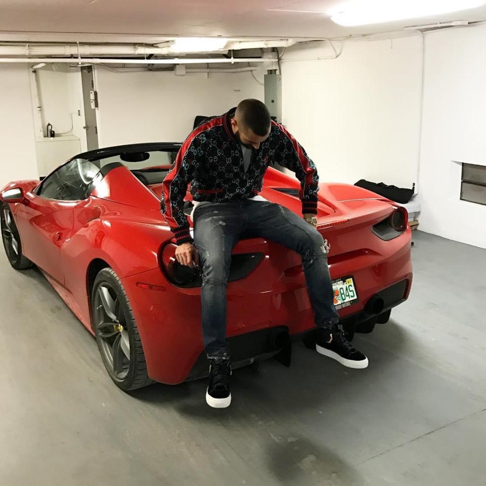  Footballers like Karim Benzema love Ferrari