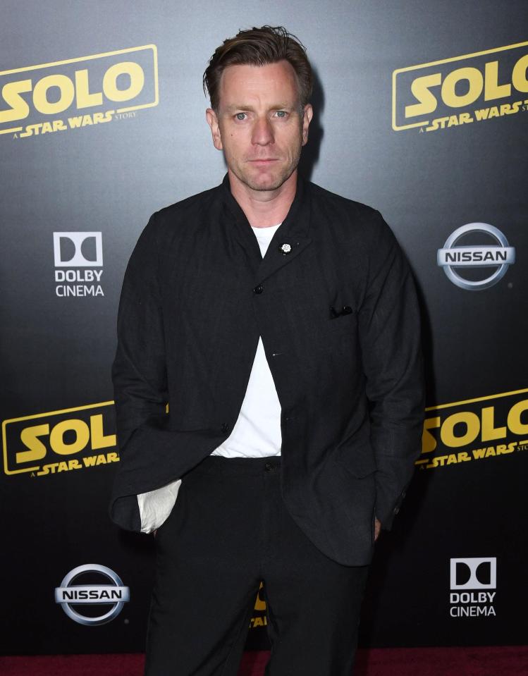  Ewan McGregor, who starred in the prequel trilogy of Star Wars, hit the red carpet for the new movie