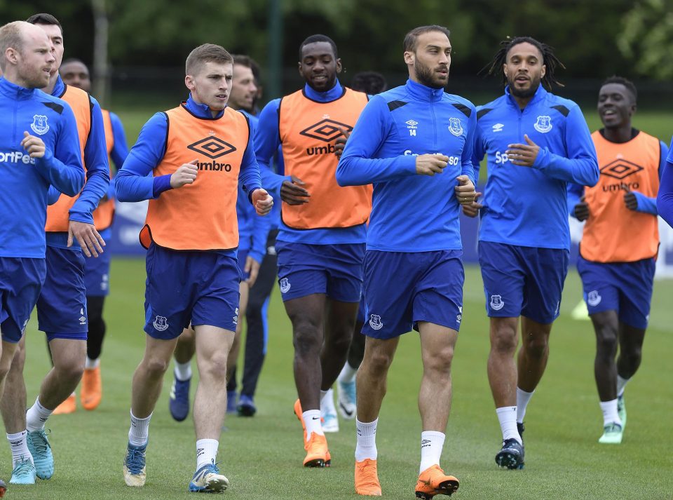  Everton's players trained without Rooney ahead of their game at West Ham on Sunday