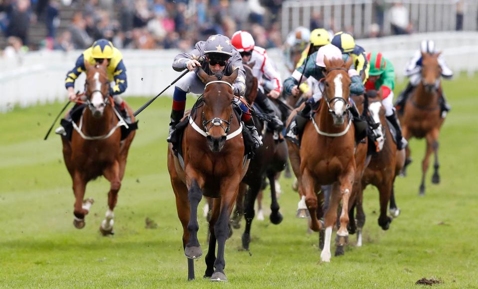  Magic Circle was in a class of his own at Chester