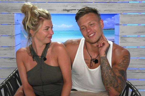  Olivia and Alex in Love Island