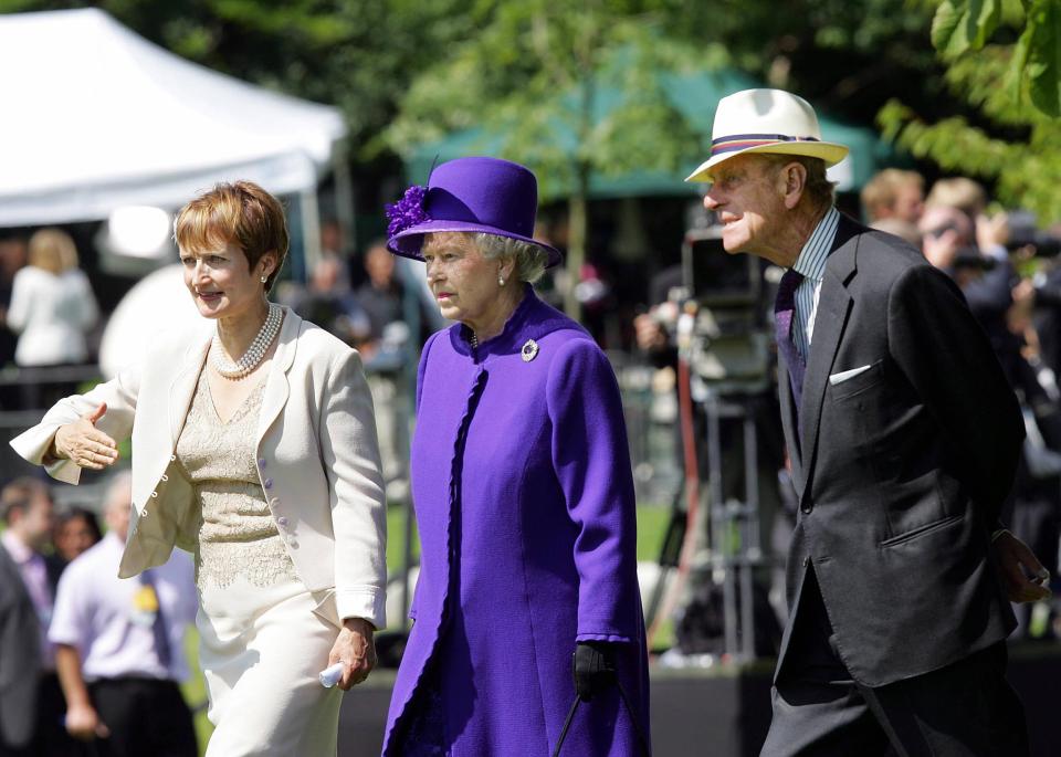  Dame Tessa pictured with the Queen in 2004