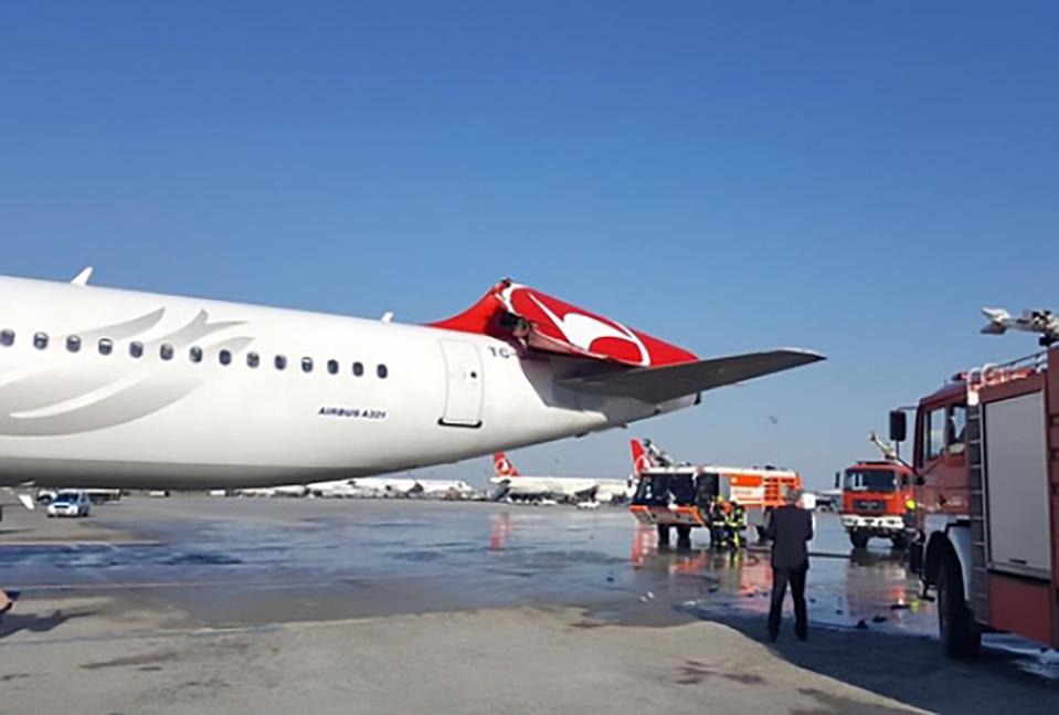  The tail fin of the Turkish Airlines Airbus A321 was knocked clean off