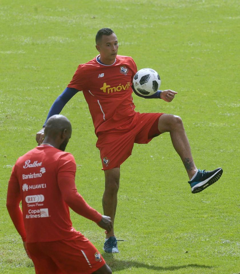  Blas Perez, top, and Felipe Baloy, back to camera, attend a team training session in Panama