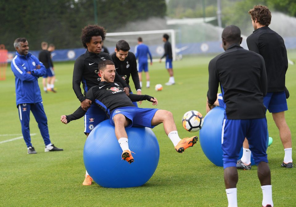  Willian and Eden Hazard prepare for the FA Cup final