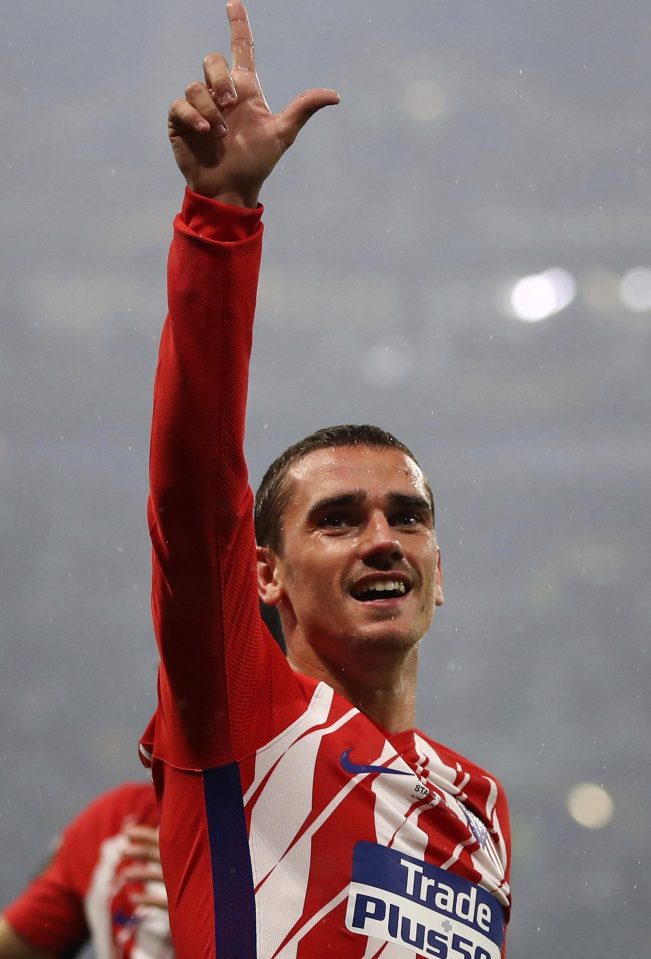  Lionel Messi has reportedly called Antoine Griezmann to persuade him to join Barcelona