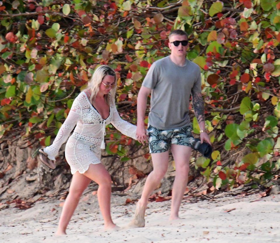  Jordan Pickford and Megan Davison are clearly relishing their time in Barbados