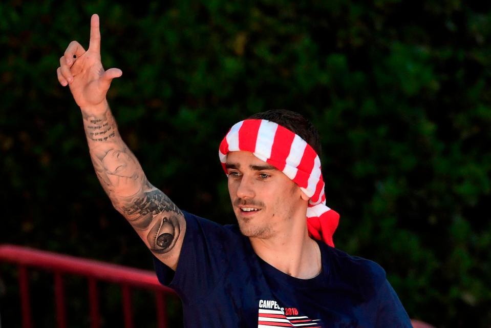  Griezmann celebrates Atletico Madrid's Europa League success