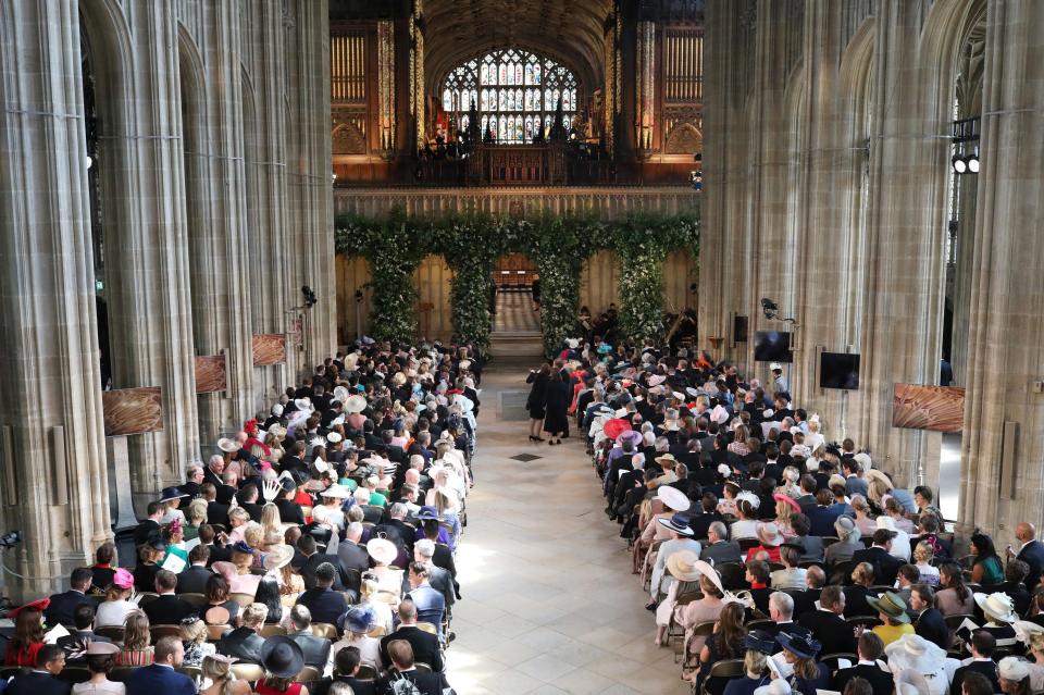  The happy couple concentrated in inviting friends and family to today's ceremony