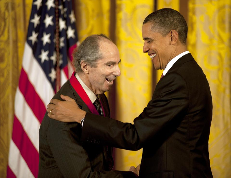  Roth receives the Medal of Art from Barack Obama