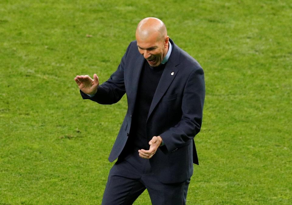  Zinedine Zidane's reaction on the sideline was priceless