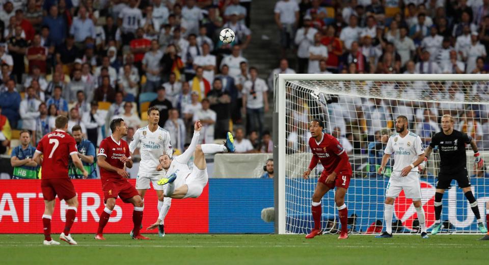  Gareth Bale stunned Kiev with one of the best goals ever