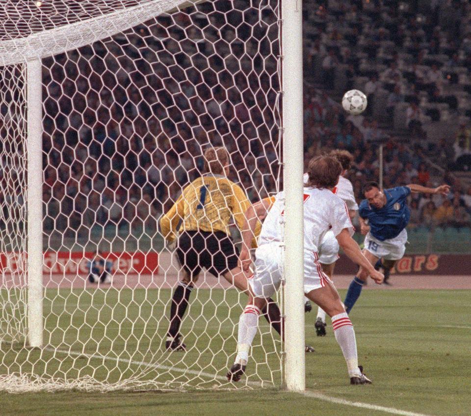  Salvatore Schillaci buried Czechoslovakia with a header in the group stages