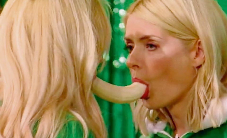  This incident sent fans bananas as Holly Willoughby and Fearne Cotton got fruity