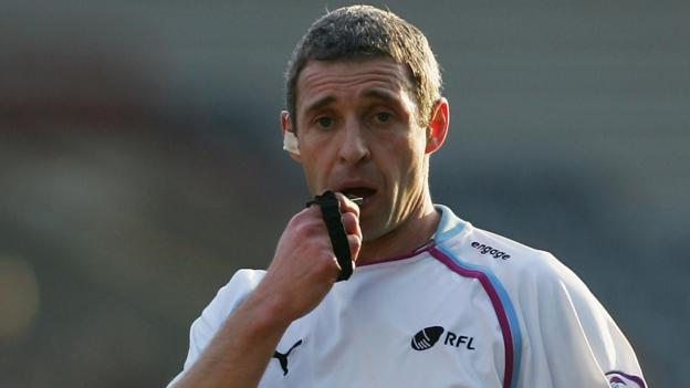  Former Super League ref Ian Smith has warned abuse from fans is taking its toll