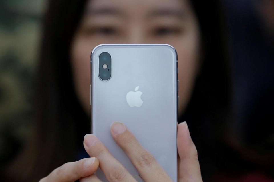  The iPhone X has a powerful dual-lens camera on the back, which can create amazing portrait photos