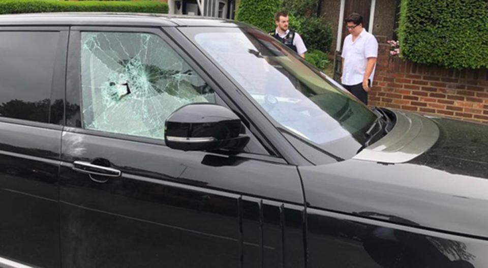  Moped thugs smashed the driver's window of McIntyre's Range Rover