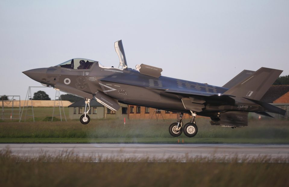  The state-of-the-art F-35B can deflect enemy radar to fly almost unnoticed