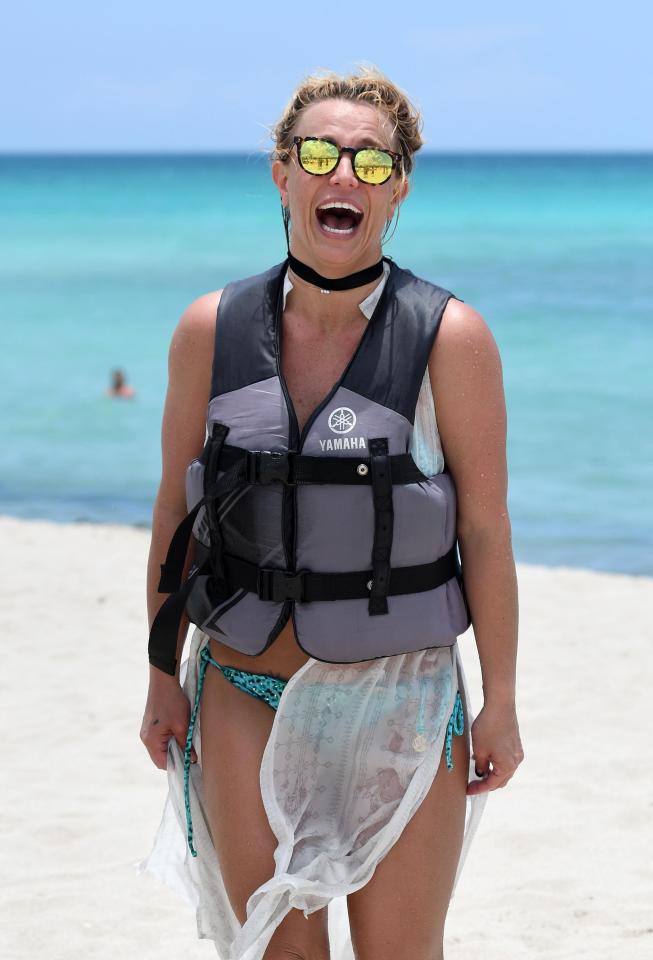  Britney Spears looked sensational on the beach in Miami