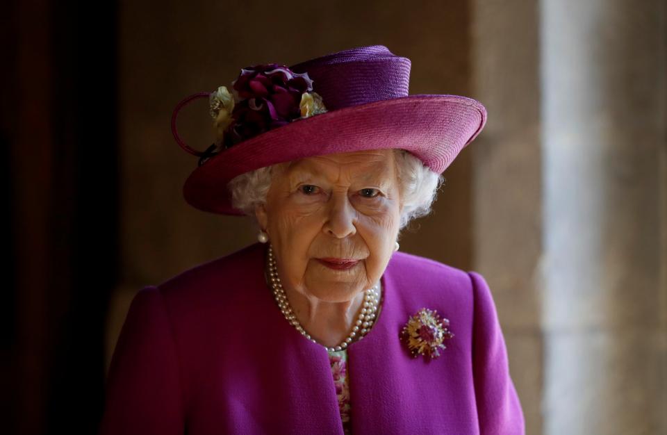  The Queen was seen today at Westminster Abbey without sunglasses on