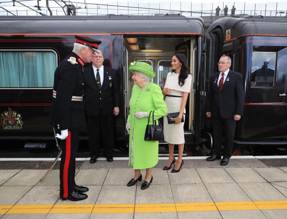  The Queen arrived in Cheshire with Meghan Markle