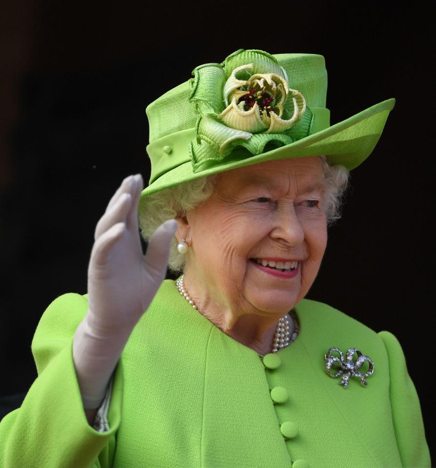  The Queen gave her royal wave to excited crowds