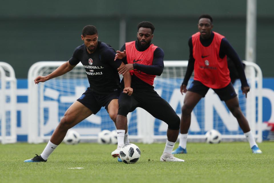  Ruben Loftus-Cheek and Danny Rose are vying to start against Tunisia