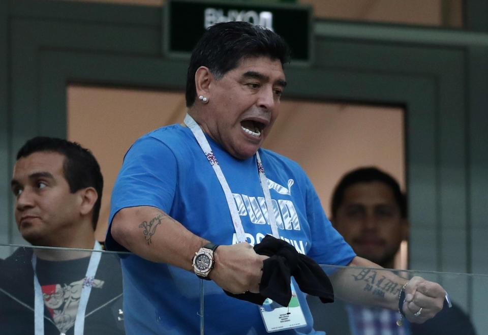  Diego Maradona has demanded to talk to the Argentina players in a last-ditch attempt to resurrect their World Cup campaign