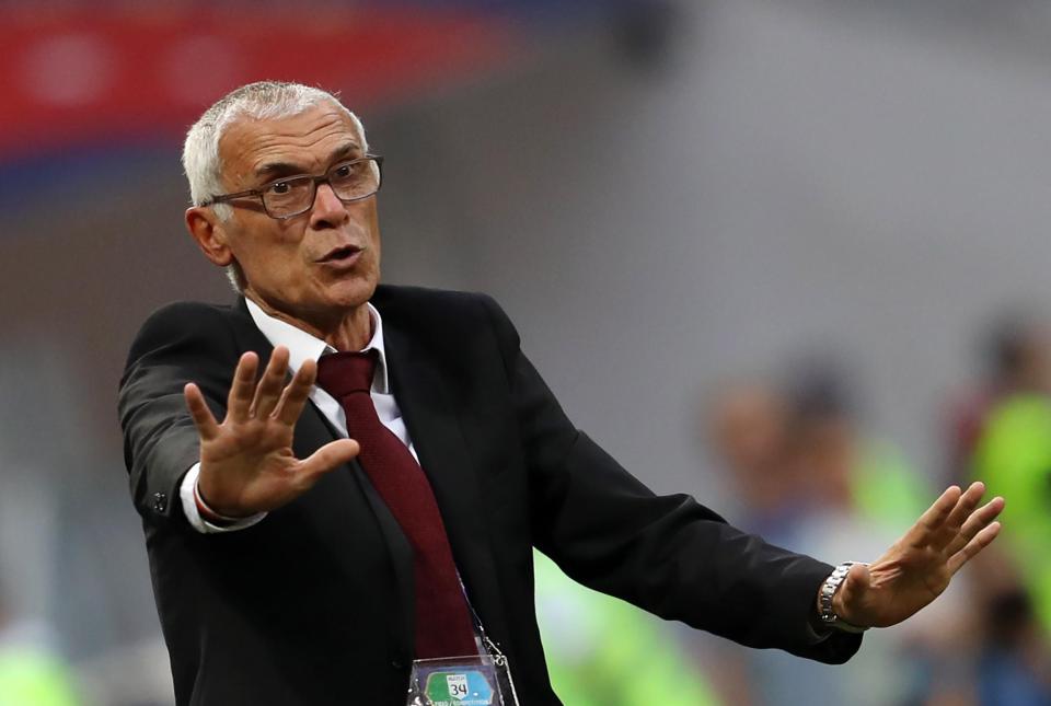  Hector Cuper has left his position as manager of Egypt