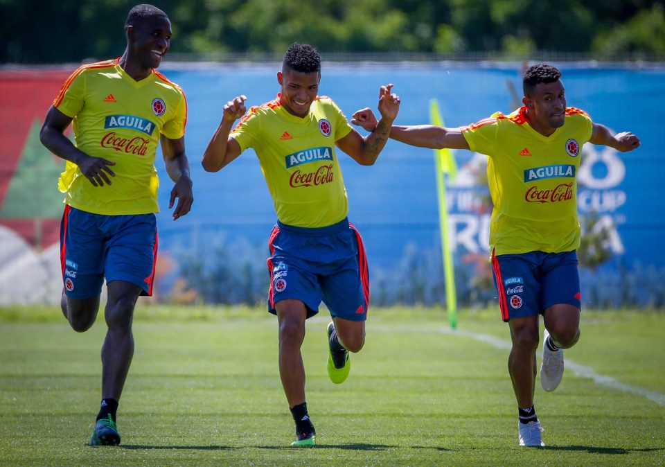  Cristian Zapata, Wilmar Barrios and Farid Diaz show a handy attitude in training