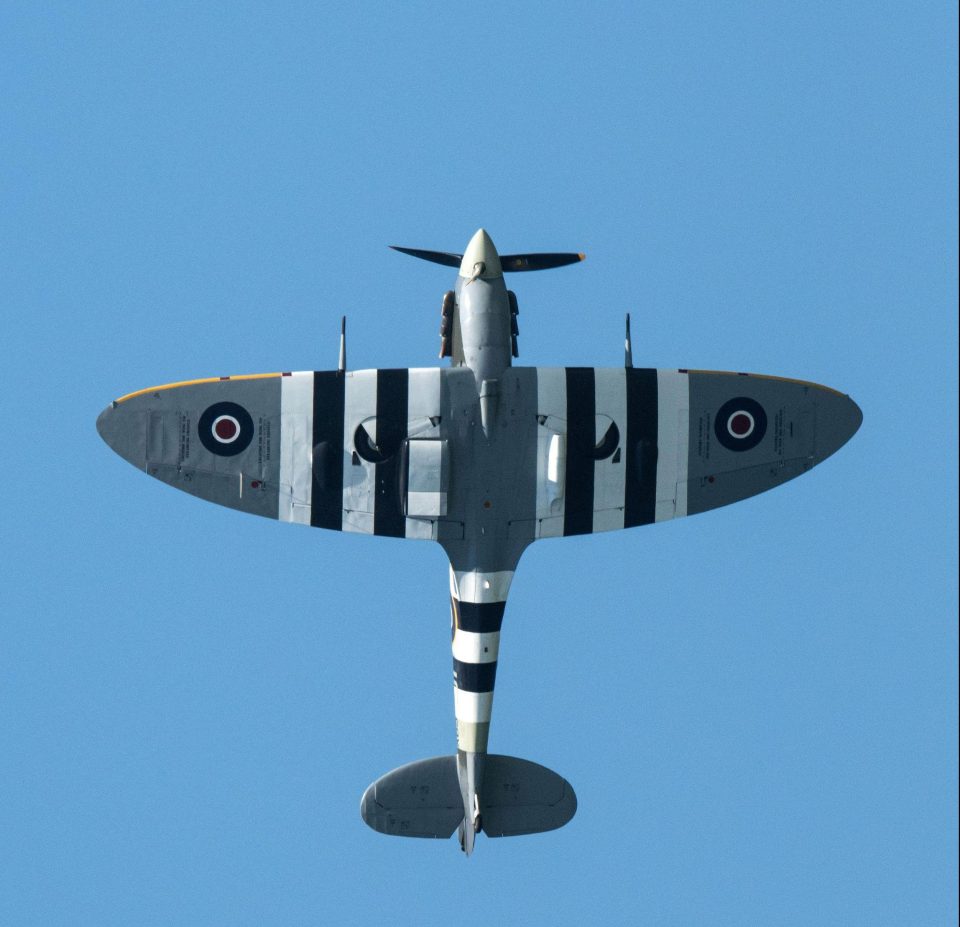 A Spitfire entertains crowds in Llandudno