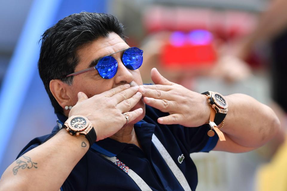  Maradona blows kisses to fans before kick-off