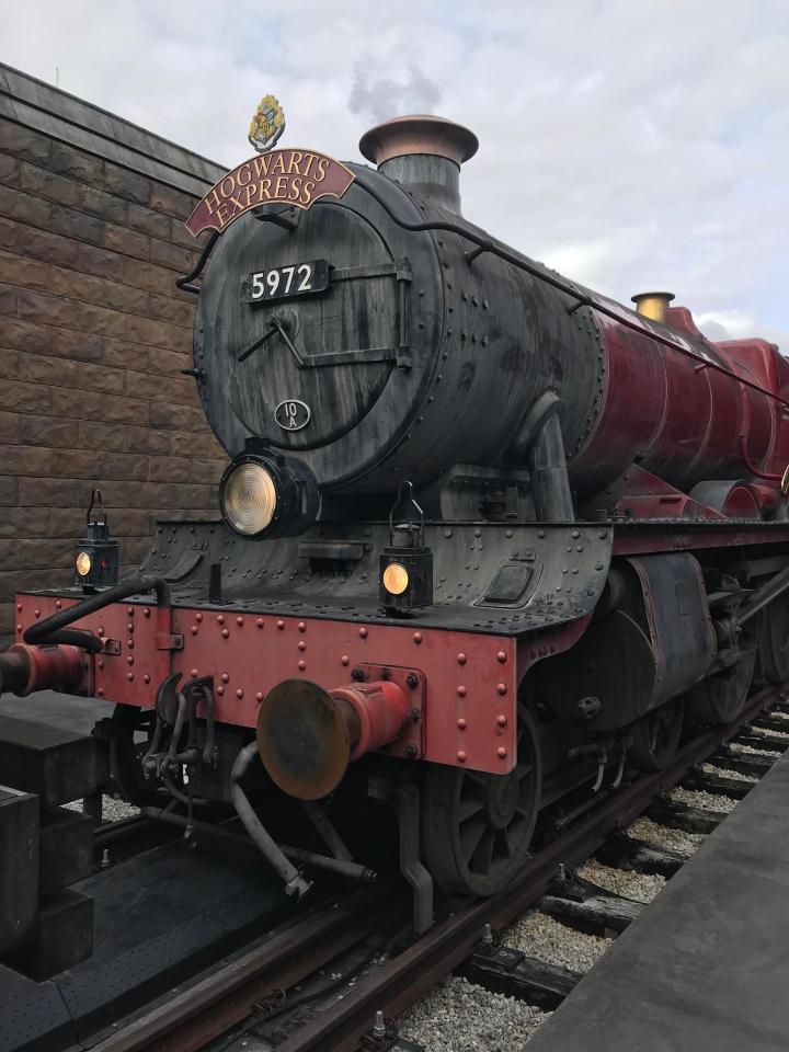  After disembarking at Hogsmeade, walk to the end of the platform for the best photo opportunities