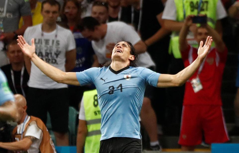  Edinson Cavani scored twice in Uruguay's win over Portugal in the Round of 16