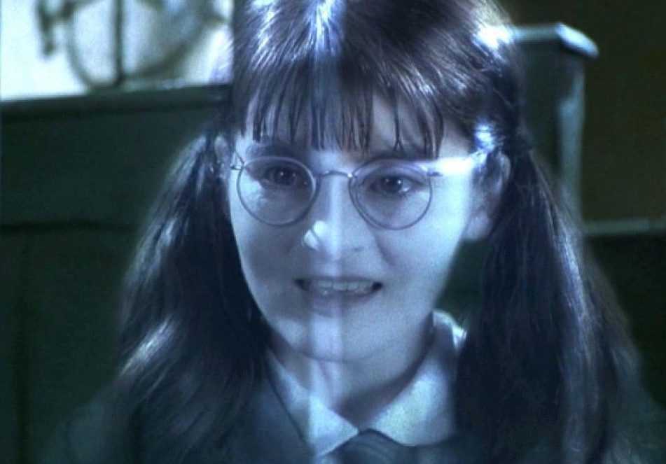  Moaning Myrtle haunts the bathrooms at Hogsmeade in Universal Orlando's Wizarding World